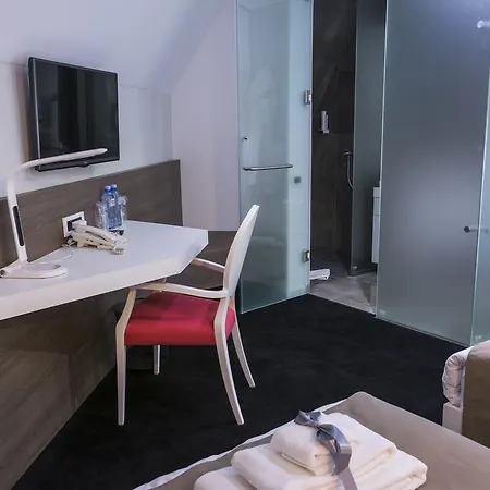 Garni Hotel Eter Ni Стая снимка